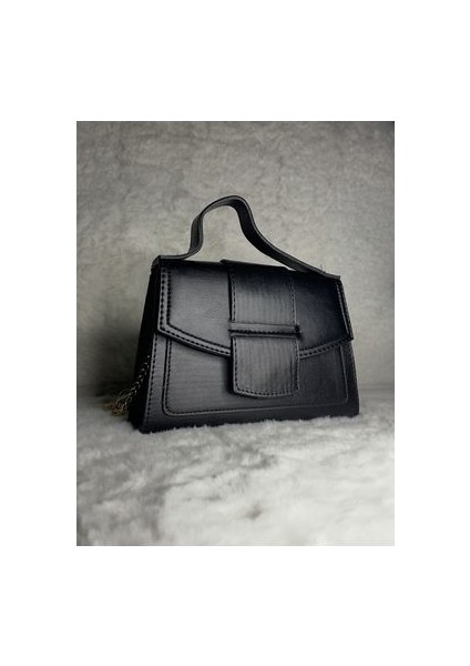 Delas Black Zincir Askılı Çanta