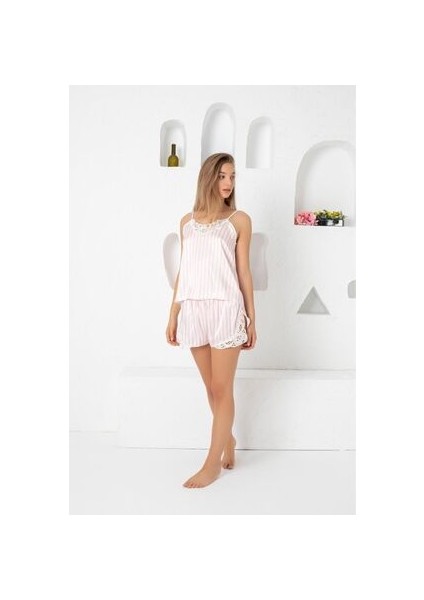 Ince Askılı Güpürlü Saten Şortlu Gecelik Takım
