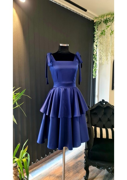 Lacivert Saten Kumaştan Katkat Etekli Kareyaka Mini Boy Mezuniyet Elbisesi fırsatları