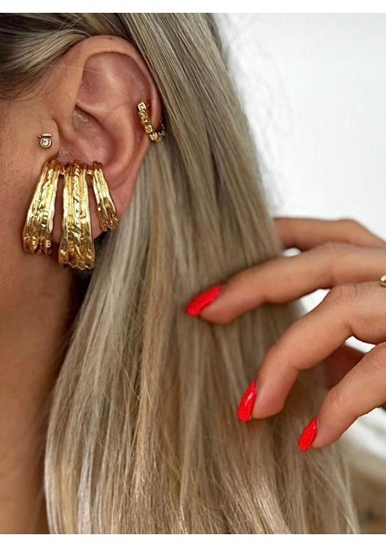 Gold Tasarım Geçirmeli Küpe