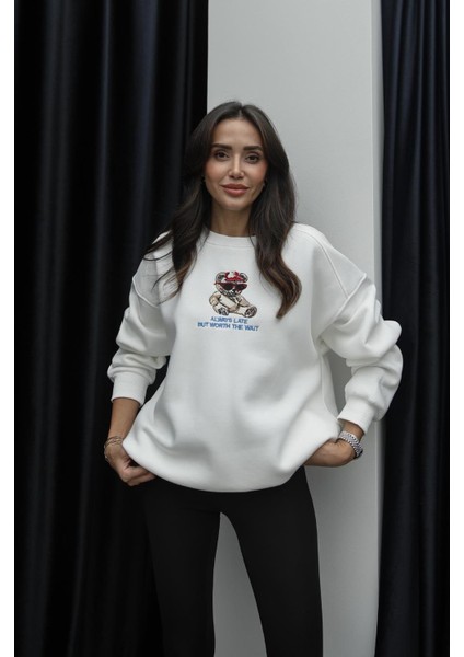 Ekru Ayıcık Baskılı Sweatshirt