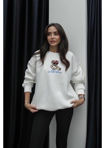 Ekru Ayıcık Baskılı Sweatshirt