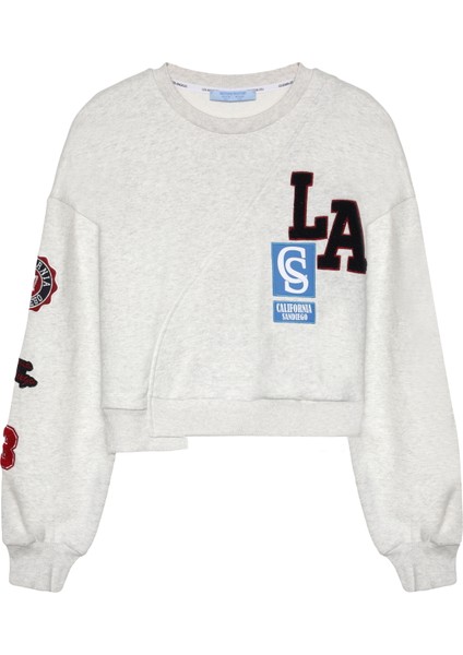 Keçe Yazılı Kolu Armalı Crop Sweatshirt Gri