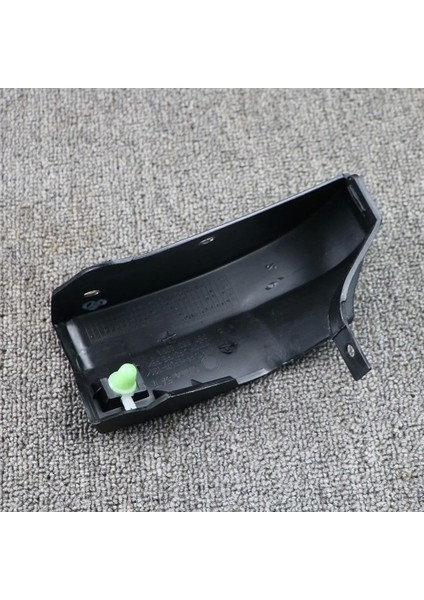 Marşpiyel Kapagı Arka Uç Sağ Vw Passat Bm 97-04 (Oem No: 3B0853898A)