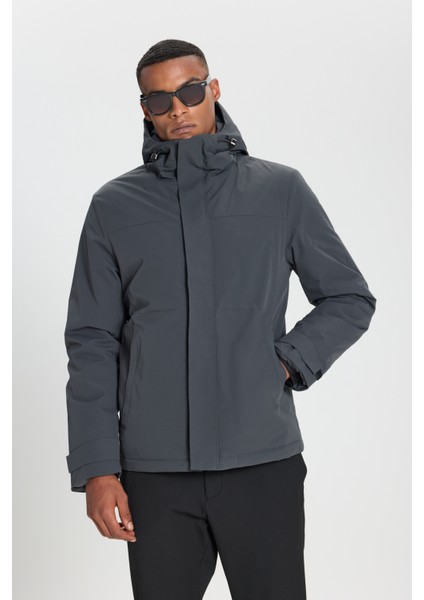 Standart Fit Normal Kesim Kapüşonlu Softshell Fermuarlı Yan Cepli Mont