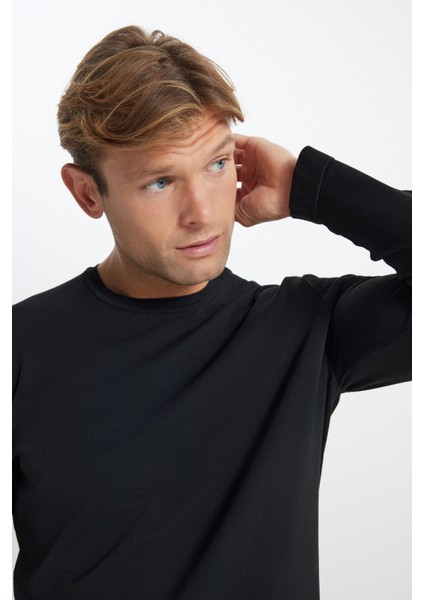 Standart Fit Normal Kesim Bisiklet Yaka Triko Kazak modelleri