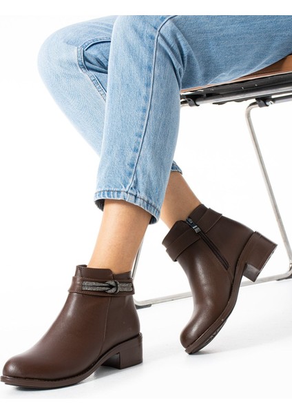 Kadın Fermuarlı Yandan Burgu Taş Detaylı Cilt Günlük Bot Çizme Ayakkabı