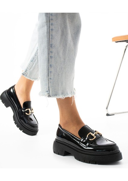 Hafif Taban Gold Toka Detaylı Kadın Loafer Ayakkabı fırsatları