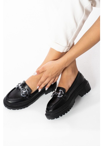 Rahat Kalıp Taban Toka Detaylı Kadın Makosen Loafer