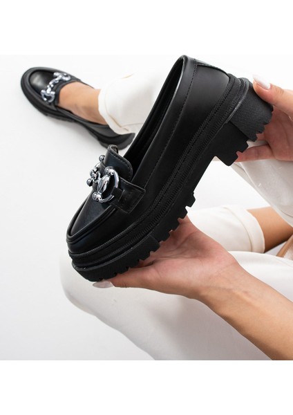 Rahat Kalıp Taban Toka Detaylı Kadın Makosen Loafer fırsatları