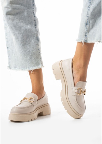 Hafif Taban Gold Toka Detaylı Kadın Loafer Ayakkabı