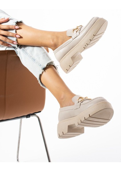 Hafif Taban Gold Toka Detaylı Kadın Loafer Ayakkabı modelleri