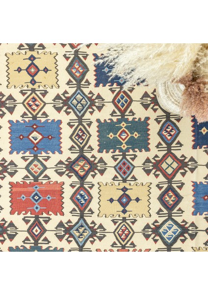 Cliff Etnik Tasarımlı Yün Kilim 234X303 cm