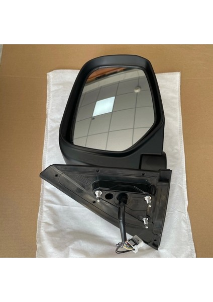 Mıtsubıshı L200 Pıck-Up Elektrikli Katlanır Ayna 15/18 Krom Kapak Sinyalli Sol 7632B589 (Oem No: 7632B589)