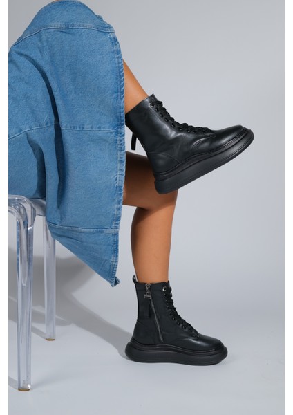 Nicolas Siyah Bağcıklı Fermuarlı Kadın Postal Bot indirimleri