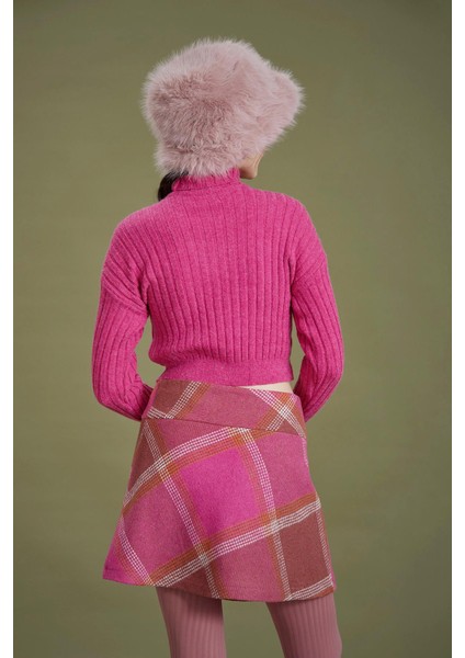Pembe Desenli Büyük Düğmeli Kışlık Mini Etek