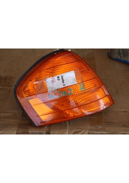 Sinyal Lambası Sağ Sarı Mercedes W202 Bm 93-00 (Oem No: A2028260643)