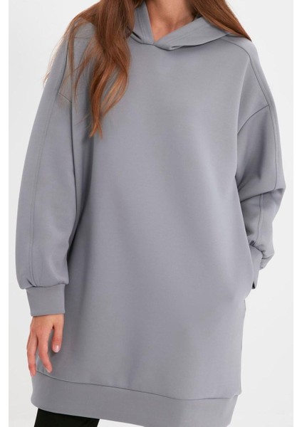 Kadın Tesettür Moda Şık Regular Kapüşonlu Standart Kol Uzun Geniş Kalıp Cepli Scuba Örme Sweatshirt