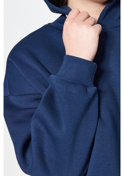 Kadın Büyük Beden Relaxed Kapüşonlu Düşük Kol Regular Slogan Detaylı Içi Polar Kalın Örme Sweatshirt