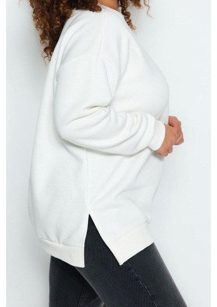 Kadın Büyük Beden Oversize Bisiklet Yaka Standart Kol Bej Kalın Polarlı Yırtmaçlı Örme Sweatshirt
