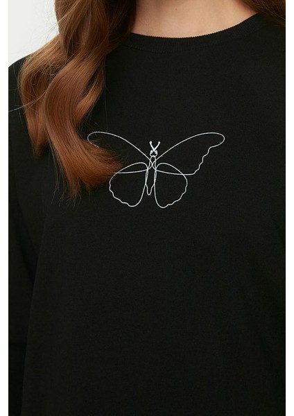 Kadın Tesettür Regular Bisiklet Yaka Standart Kol Regular Yırtmaç Detaylı Baskılı Örme Sweatshirt modelleri