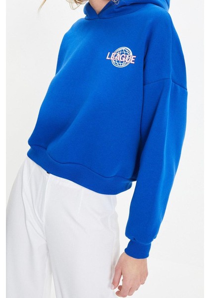 Kadın Moda Şık Relaxed Kapüşonlu Düşük Kol Crop Sırt Baskı Detaylı Kalın Içi Polarlı Örme Sweatshirt modelleri