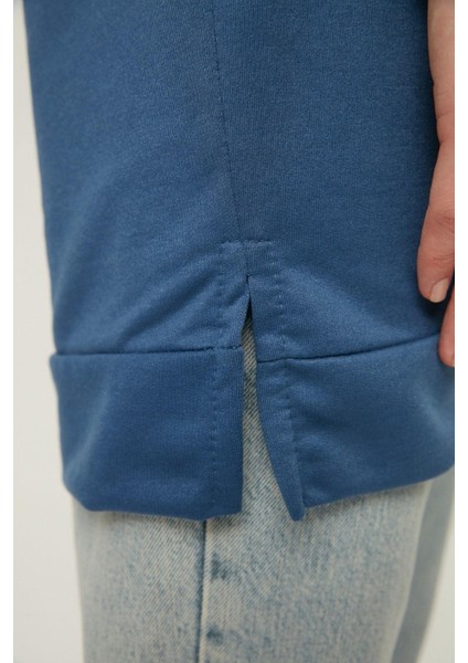 Kadın Tesettür Moda Şık Relaxed Bisiklet Yaka Düşük Kol Uzun Yırtmaç Detaylı Basic Örme Sweatshirt