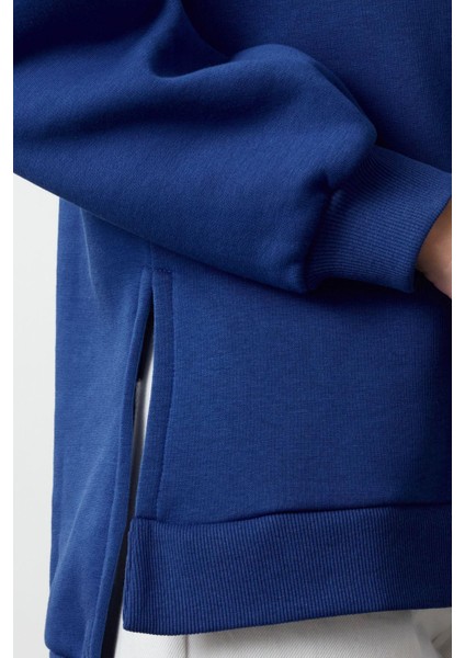 Kadın Oversize Bisiklet Yaka Düşük Kol Uzun Geniş Kalıp Yırtmaç Kalın Içi Polarlı Örme Sweatshirt