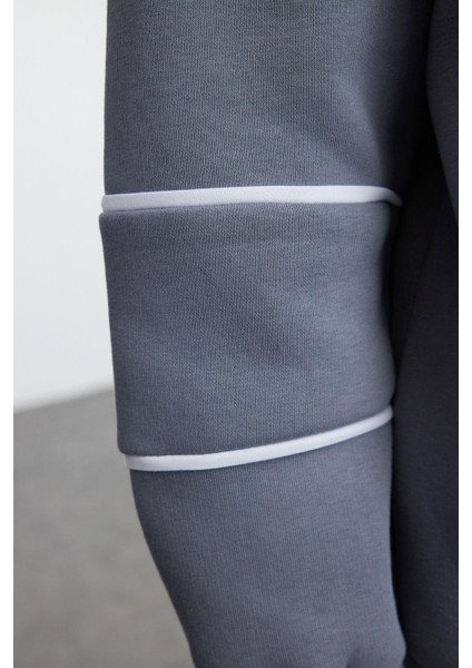 Kadın Moda Şık Oversize Fermuarlı Yaka Düşük Kol Standart Biye Detaylı Geniş Kalıp Örme Sweatshirt fırsatları
