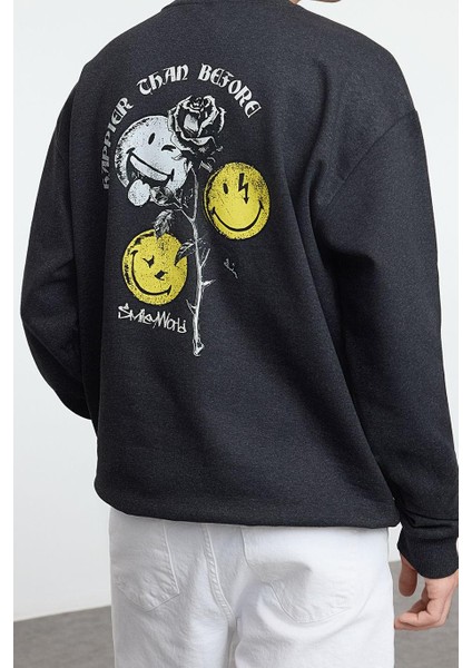 Kadın Moda Şık Bol Bisiklet Yaka Standart Kol Regular Smiley Lisans Unısex Geniş Kesim Sweatshirt modelleri
