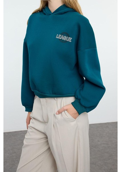 Kadın Moda Şık Relaxed Kapüşonlu Düşük Kol Crop Sırt Baskı Detaylı Kalın Içi Polarlı Örme Sweatshirt