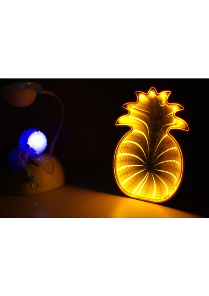 Ay Üzerinde Astronot Ve Ayna Yansımalı Led Ananas Gece Lambası