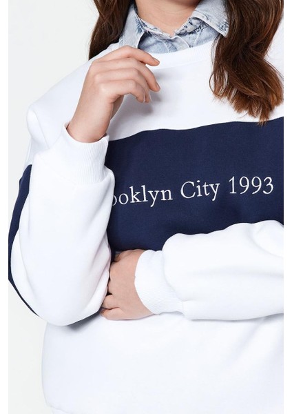 Kadın Büyük Beden Oversize Bisiklet Yaka Düşük Kol Kalın Içi Polarlı Nakış Detaylı Örme Sweatshirt