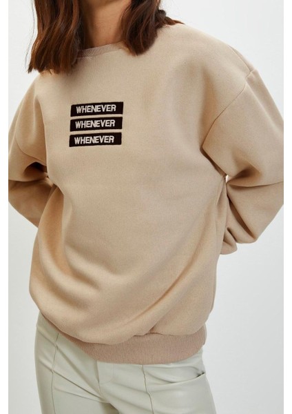 Kadın Bisiklet Yaka Düşük Kol Kalın Içi Polarlı Slogan Nakışlı Rahat Kalıp Örme Sweatshirt