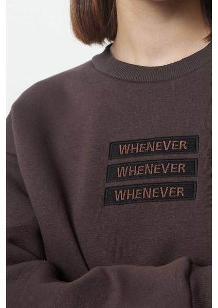 Kadın Bisiklet Yaka Düşük Kol Kalın Içi Polarlı Slogan Nakışlı Rahat Kalıp Örme Sweatshirt