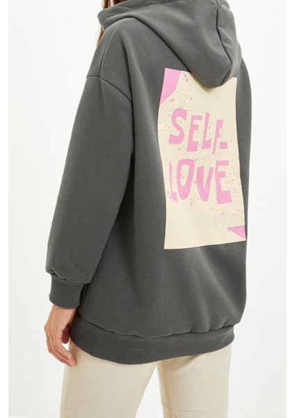 Kadın Oversize Kapüşonlu Düşük Kol Uzun Sırt Baskı Geniş Kalıp Kalın Içi Polarlı Örme Sweatshirt