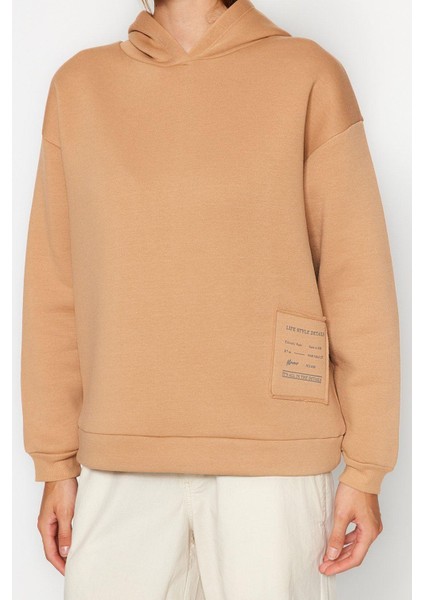 Kadın Moda Şık Relaxed Kapüşonlu Düşük Kol Regular Baskılı ve Şardonlu Örme Sweatshirt fırsatları