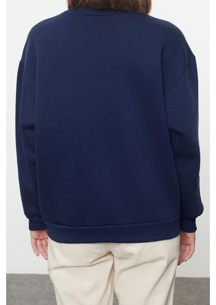 Kadın Moda Şık Regular Bisiklet Yaka Düşük Kol Regular Etiket Detaylı Örme Sweatshirt