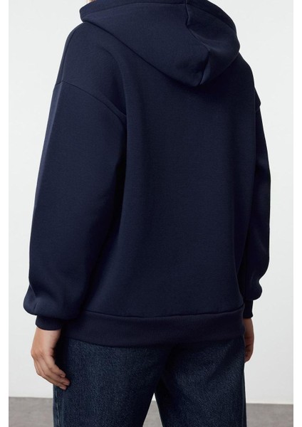 Kadın Oversize Kapüşonlu Standart Kol Standart Kalın Polarlı Baskılı Geniş Kalıp Örme Sweatshirt