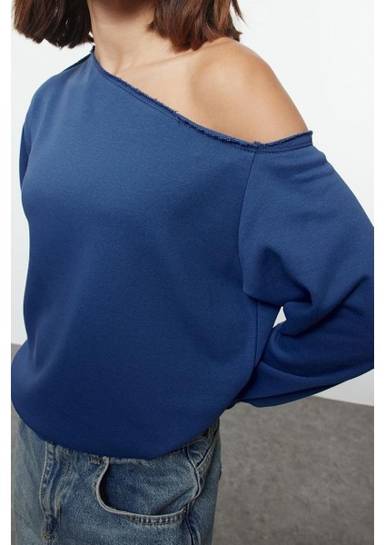 Kadın Moda Şık Bol Asimetrik Yaka Düşük Kol Uzun Geniş Kalıp Asimetrik Yaka Kalın Örme Sweatshirt modelleri
