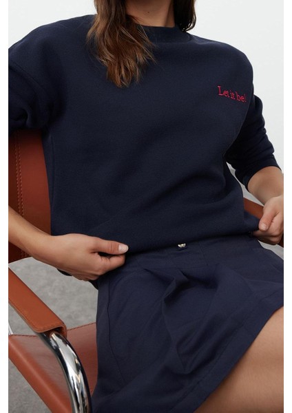 Kadın Moda Şık Regular Bisiklet Yaka Düşük Kol Regular Nakışlı Sweatshirt fiyatları