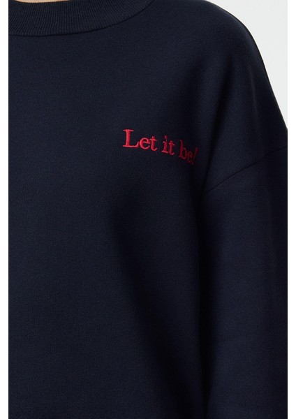 Kadın Moda Şık Regular Bisiklet Yaka Düşük Kol Regular Nakışlı Sweatshirt fırsatları
