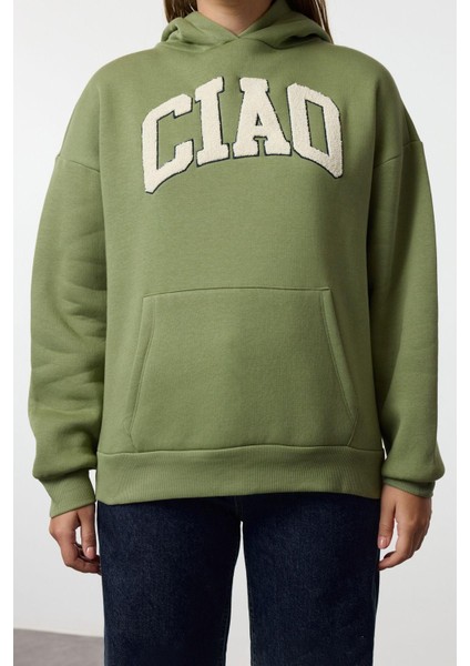 Kadın Bol Kapüşonlu Düşük Kol Uzun Kalın Polarlı Slogan Baskılı Geniş Kesim Örme Sweatshirt