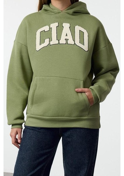 Kadın Bol Kapüşonlu Düşük Kol Uzun Kalın Polarlı Slogan Baskılı Geniş Kesim Örme Sweatshirt