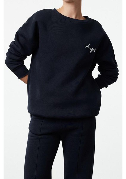 Kadın Moda Şık Bol Bisiklet Yaka Standart Kol Uzun Kalın Içi Polarlı Örme Sweatshirt fiyatları