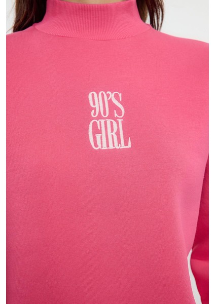 Kadın Dik Yaka Düşük Kol Kalın Içi Polarlı Slogan Nakışlı Normal Kesim Örme Sweatshirt fırsatları