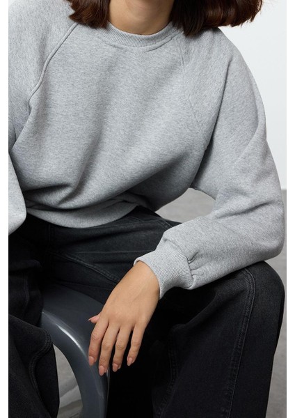 Kadın Moda Şık Oversize Bisiklet Yaka Düşük Kol Uzun Rahat Kalıp Basic Reglan Kol Örme Sweatshirt