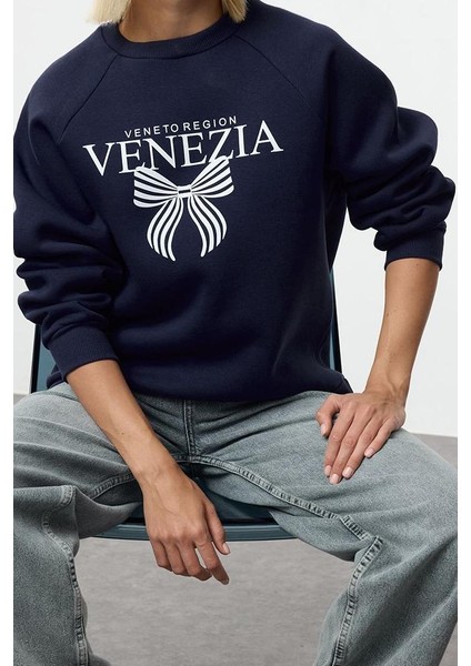 Kadın Bisiklet Yaka Reglan Kol Rahat Kalıp Reglan Kol Slogan ve Fiyonk Baskılı Örme Sweatshirt