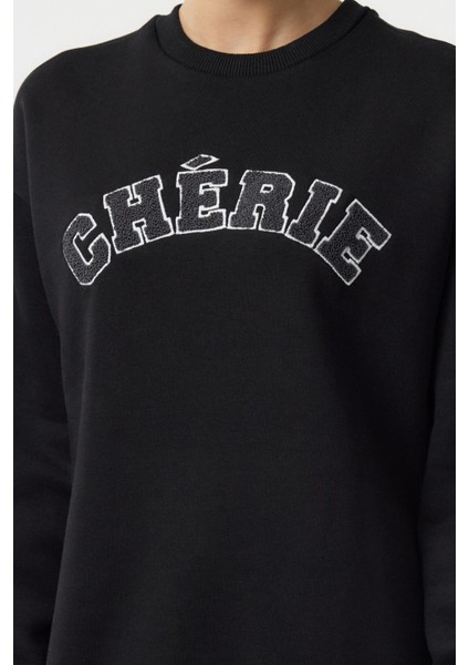 Kadın Oversize Bisiklet Yaka Düşük Kol Uzun Kalın Polarlı Rahat Kesim Slogan Nakışlı Örme Sweatshirt