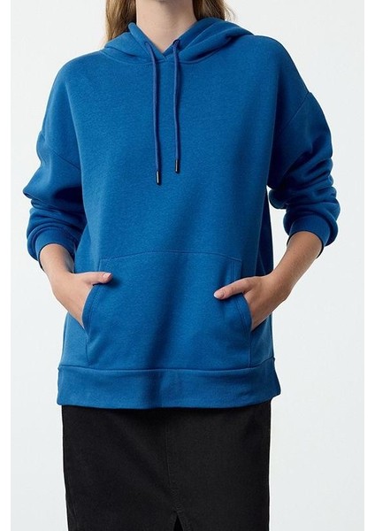 Kadın Moda Bol Kapüşonlu Düşük Kol Uzun Kalın Içi Polarlı Kanguru Cepli Geniş Kalıp Örme Sweatshirt